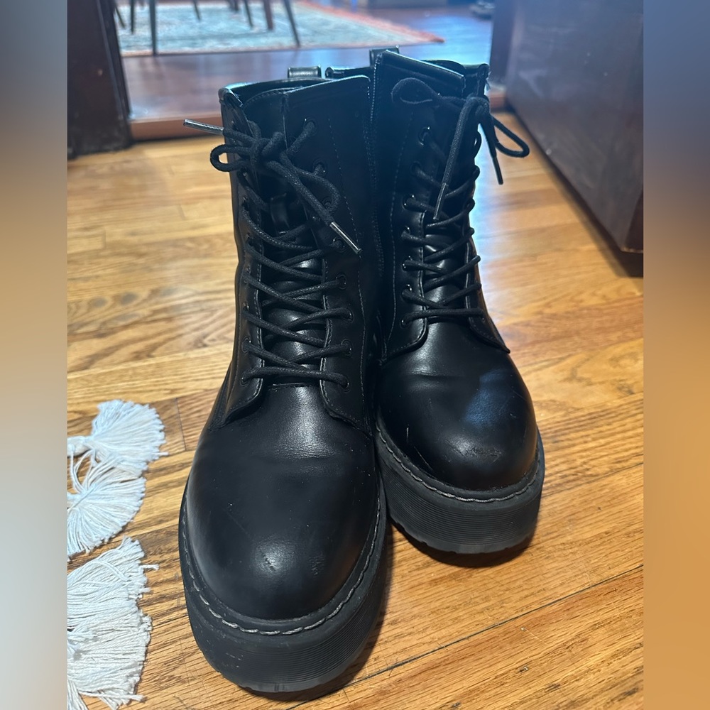 Steve Madden Bettyy Black Boots